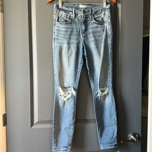 Good American Good Legs Crop size 2 run big more like a 4-6